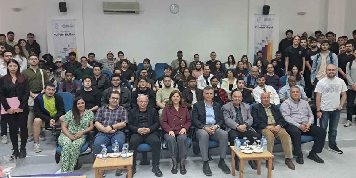 Dr. Cüneyd Fırat Joined Career Days for an Insightful Session on Advanced Communication Technologies
